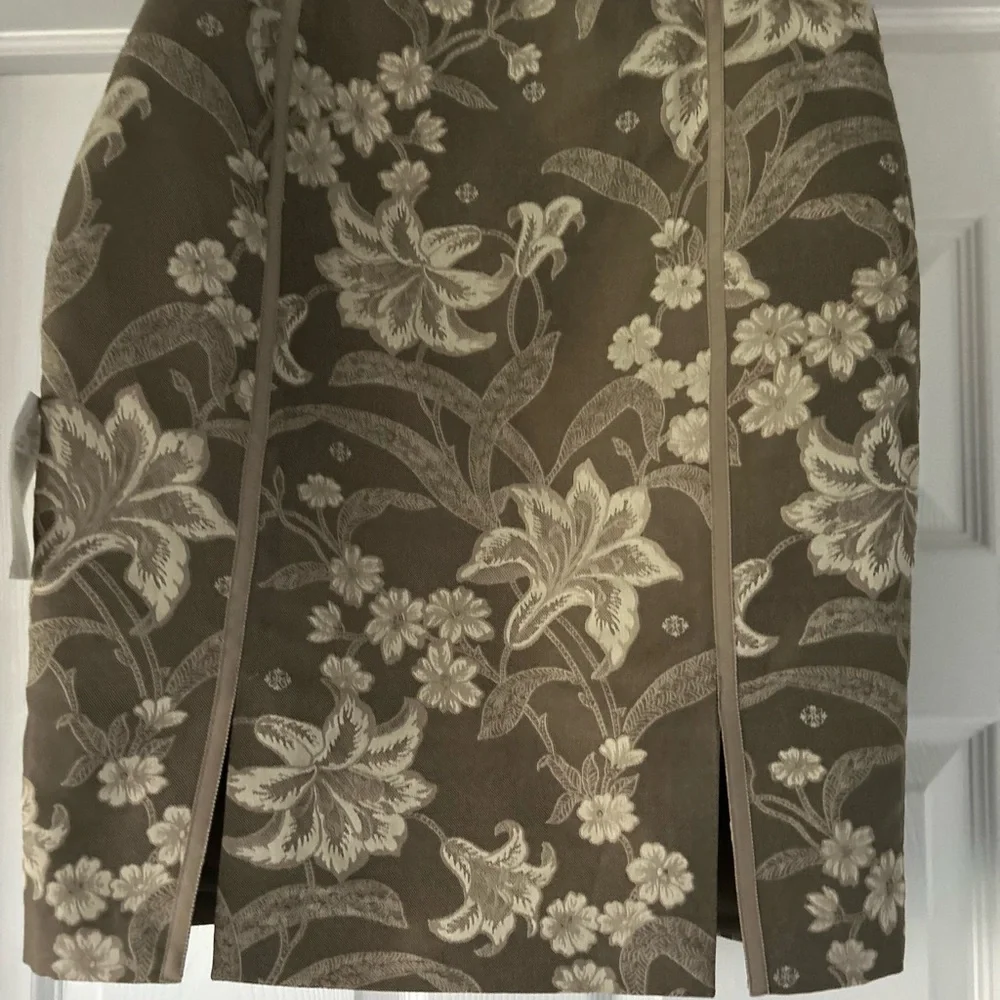 Teenflo Olive Floral Pencil Skirt Knee 8 - Picture 3 of 7